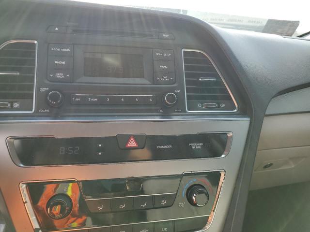 Photo 8 VIN: 5NPE24AF1GH418705 - HYUNDAI SONATA SE 