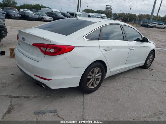 Photo 3 VIN: 5NPE24AF1HH469896 - HYUNDAI SONATA 