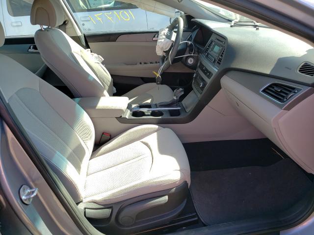 Photo 4 VIN: 5NPE24AF1HH483412 - HYUNDAI SONATA SE 