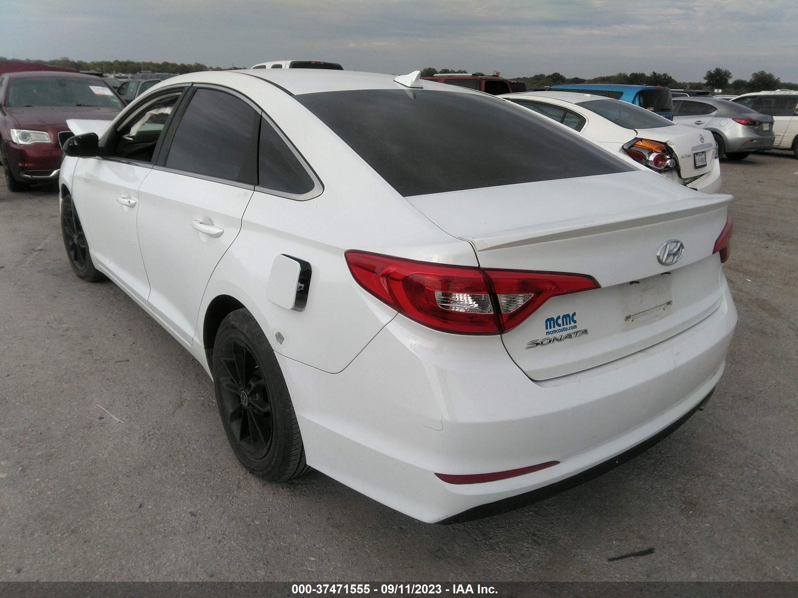 Photo 2 VIN: 5NPE24AF1HH488271 - HYUNDAI SONATA 