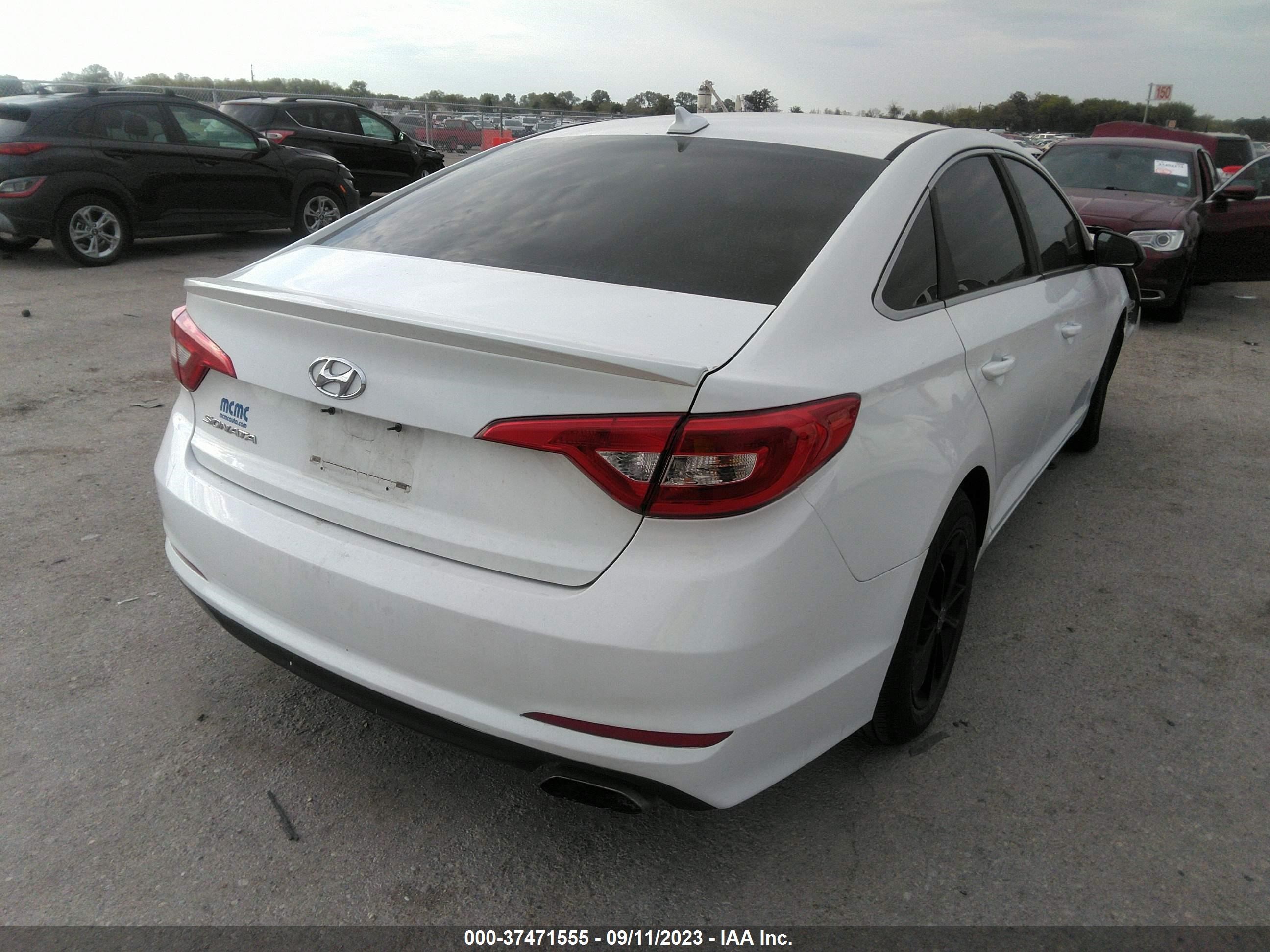 Photo 3 VIN: 5NPE24AF1HH488271 - HYUNDAI SONATA 