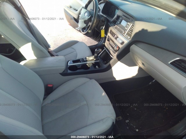 Photo 4 VIN: 5NPE24AF1HH495351 - HYUNDAI SONATA 