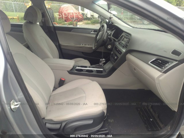 Photo 4 VIN: 5NPE24AF1HH503559 - HYUNDAI SONATA 