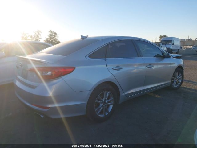 Photo 3 VIN: 5NPE24AF1HH528669 - HYUNDAI SONATA 