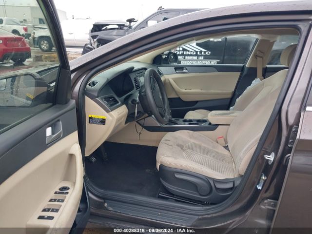 Photo 4 VIN: 5NPE24AF1HH563566 - HYUNDAI SONATA 