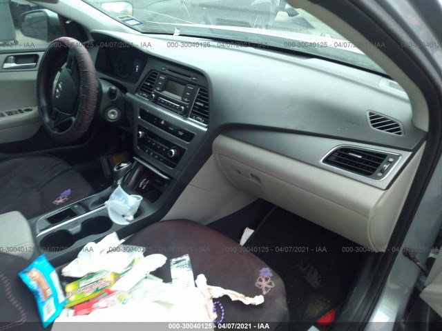 Photo 4 VIN: 5NPE24AF1HH578245 - HYUNDAI SONATA 