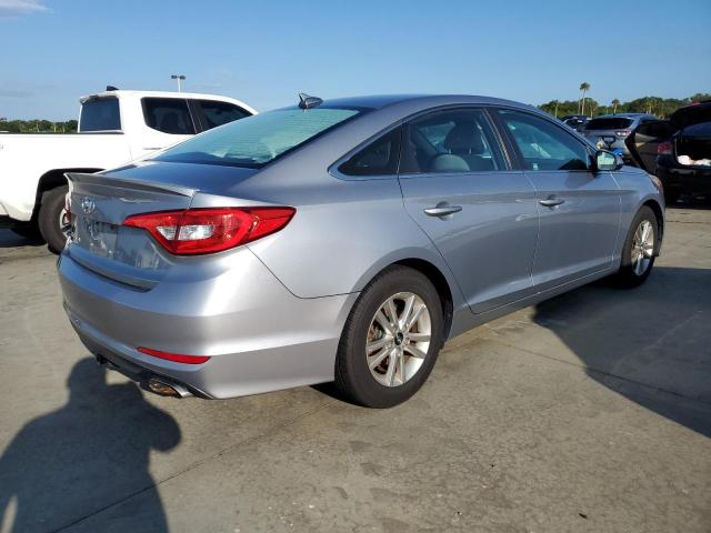 Photo 2 VIN: 5NPE24AF1HH582389 - HYUNDAI SONATA SE 