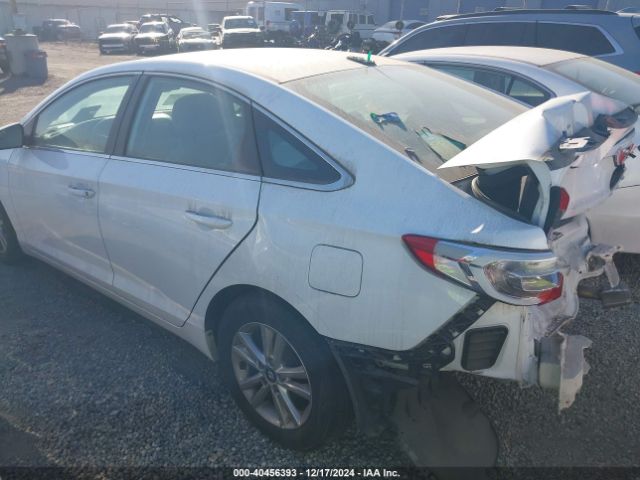 Photo 2 VIN: 5NPE24AF1HH588354 - HYUNDAI SONATA 