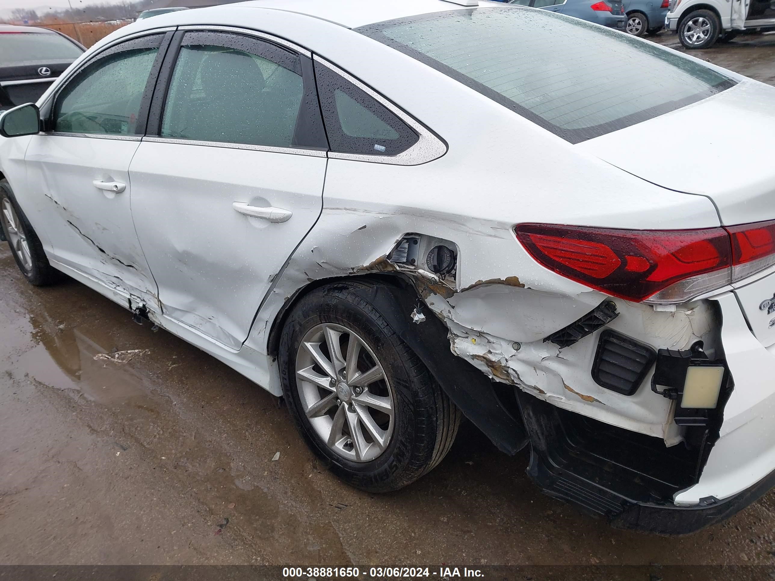 Photo 5 VIN: 5NPE24AF1JH602579 - HYUNDAI SONATA 