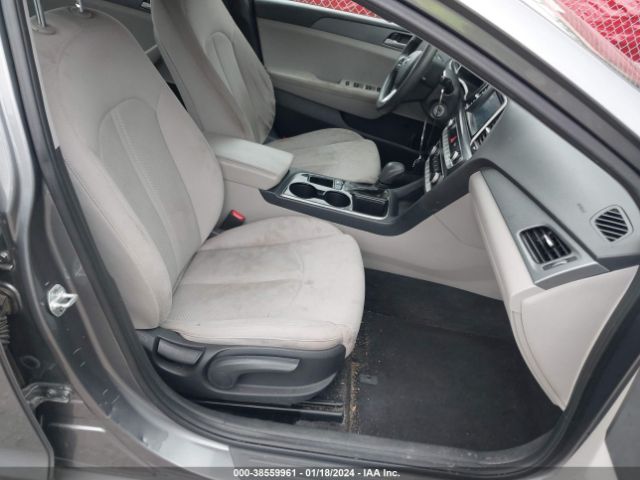 Photo 4 VIN: 5NPE24AF1JH626056 - HYUNDAI SONATA 