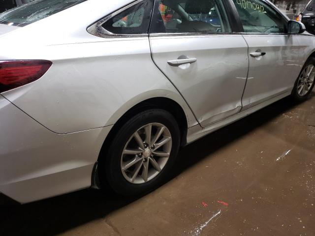 Photo 8 VIN: 5NPE24AF1JH643813 - HYUNDAI SONATA SE 