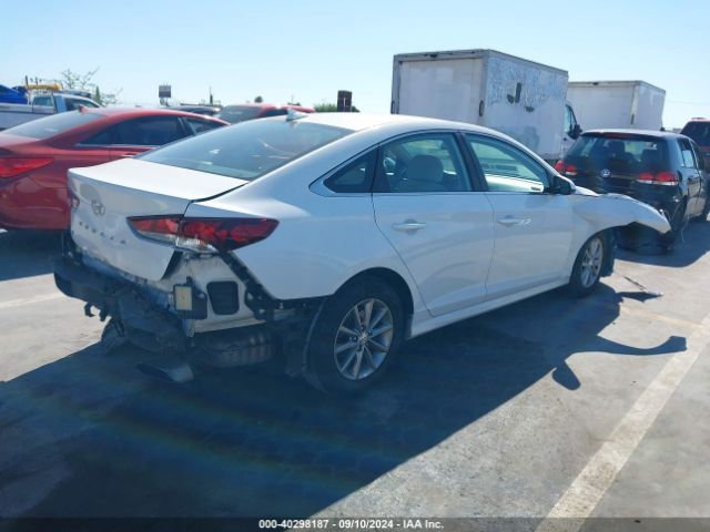 Photo 3 VIN: 5NPE24AF1JH654097 - HYUNDAI SONATA 