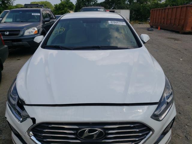 Photo 8 VIN: 5NPE24AF1JH668355 - HYUNDAI SONATA SE 