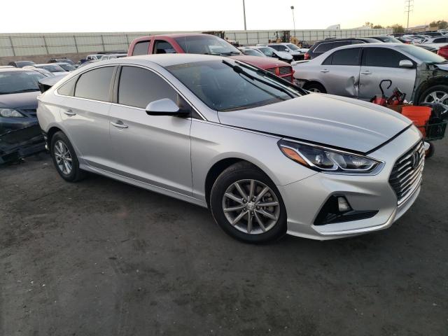 Photo 3 VIN: 5NPE24AF1JH684653 - HYUNDAI SONATA SE 