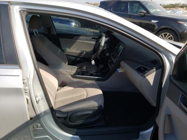 Photo 4 VIN: 5NPE24AF1JH693532 - HYUNDAI SONATA SE 