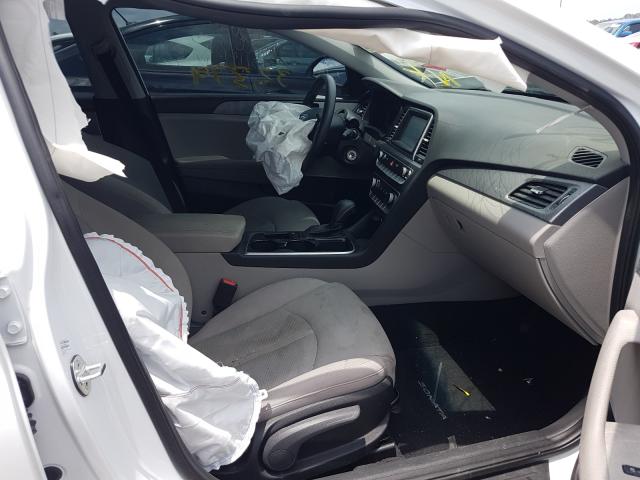 Photo 4 VIN: 5NPE24AF1JH693675 - HYUNDAI SONATA SE 