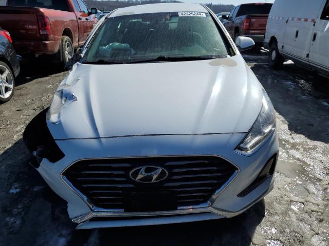 Photo 4 VIN: 5NPE24AF1KH738261 - HYUNDAI SONATA 