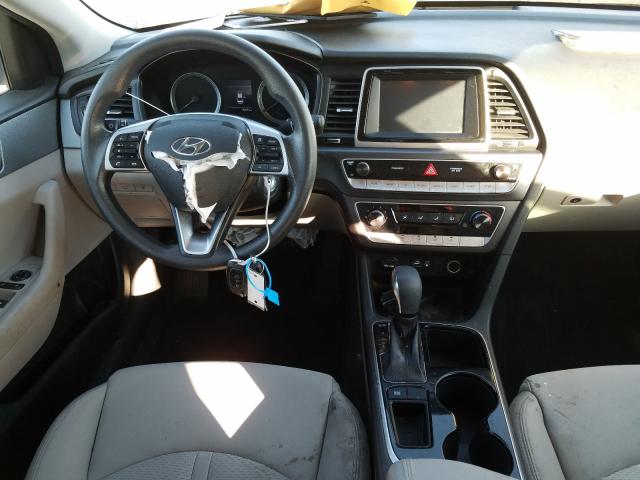 Photo 8 VIN: 5NPE24AF1KH738406 - HYUNDAI SONATA SE 