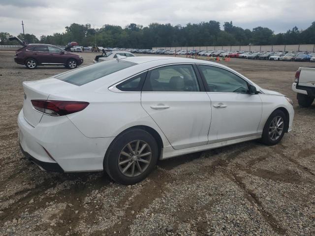 Photo 2 VIN: 5NPE24AF1KH744870 - HYUNDAI SONATA SE 