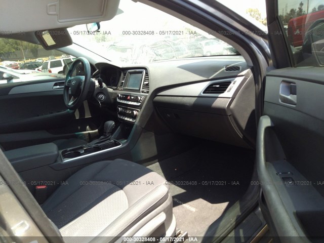 Photo 4 VIN: 5NPE24AF1KH746716 - HYUNDAI SONATA 