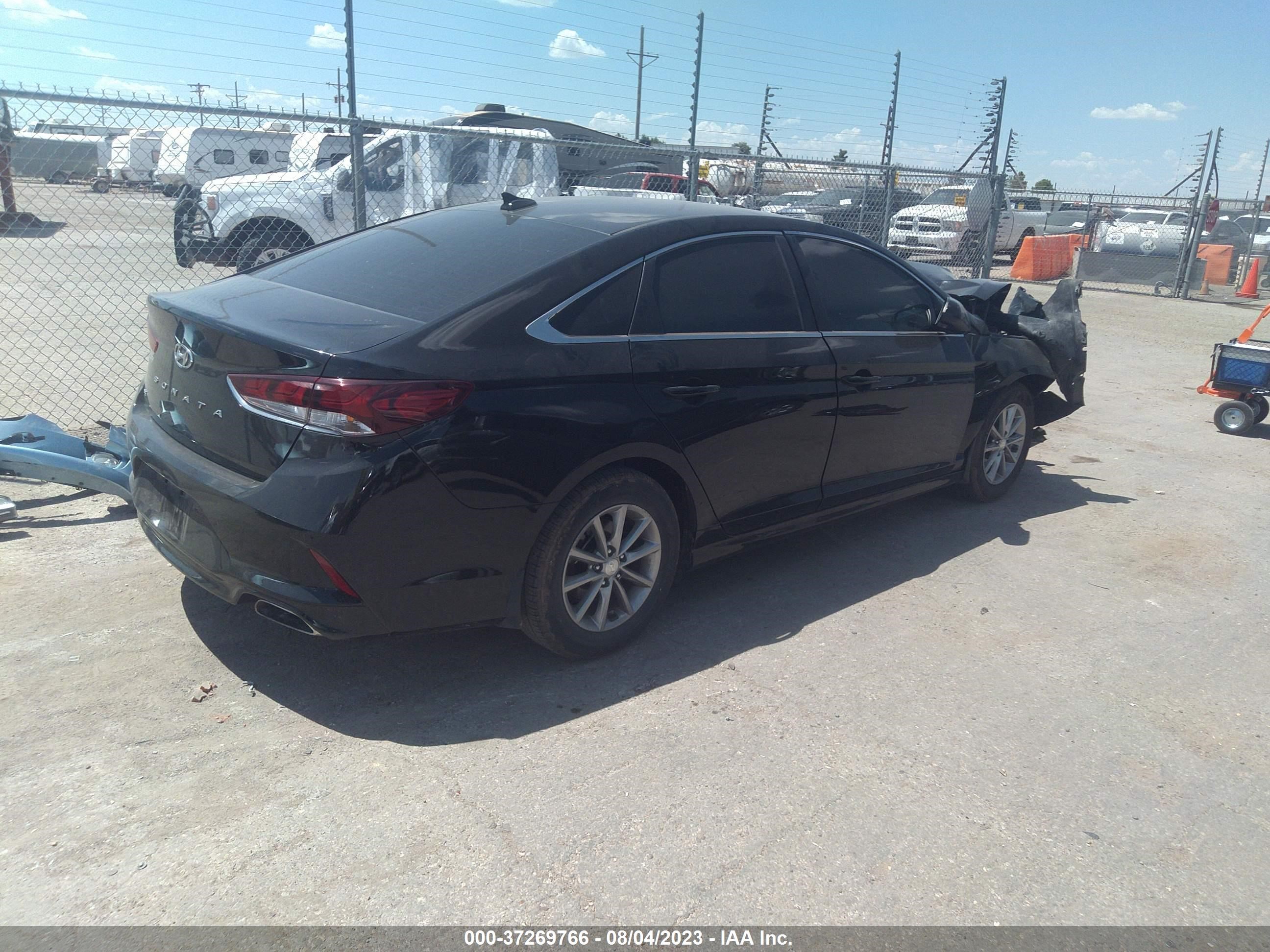 Photo 3 VIN: 5NPE24AF1KH752113 - HYUNDAI SONATA 