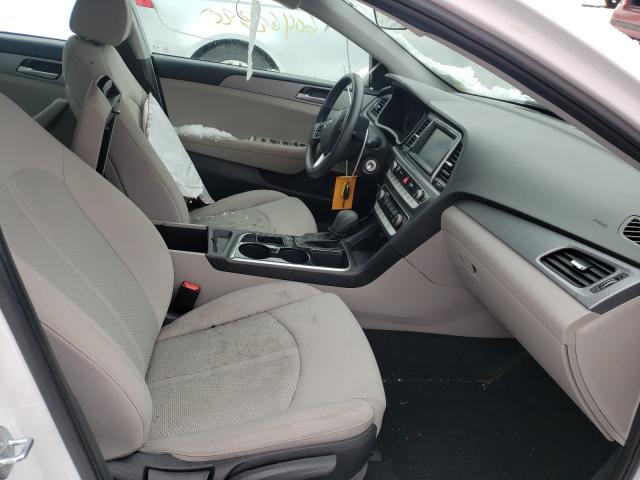 Photo 4 VIN: 5NPE24AF1KH759112 - HYUNDAI SONATA SE 