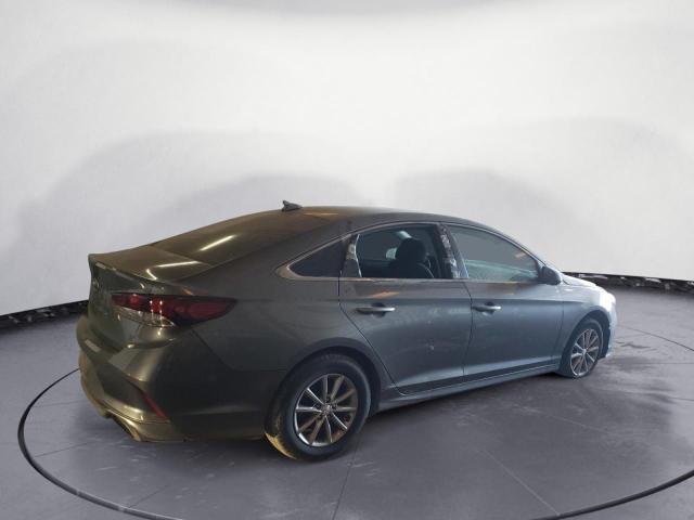 Photo 2 VIN: 5NPE24AF1KH772877 - HYUNDAI SONATA SE 