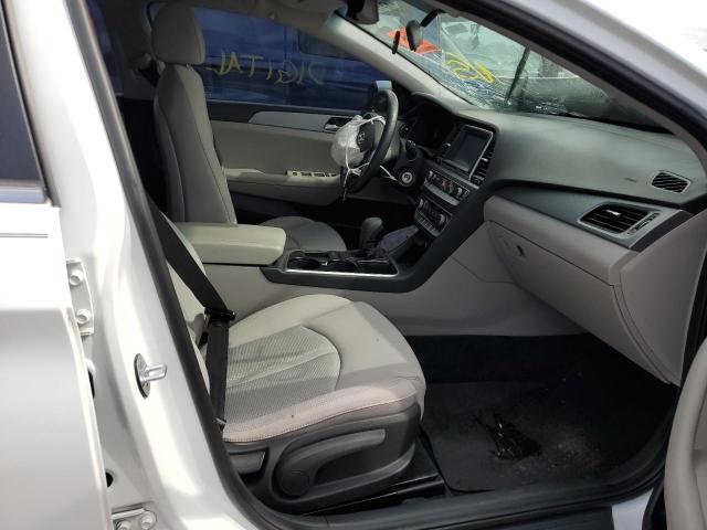 Photo 4 VIN: 5NPE24AF1KH788240 - HYUNDAI SONATA 