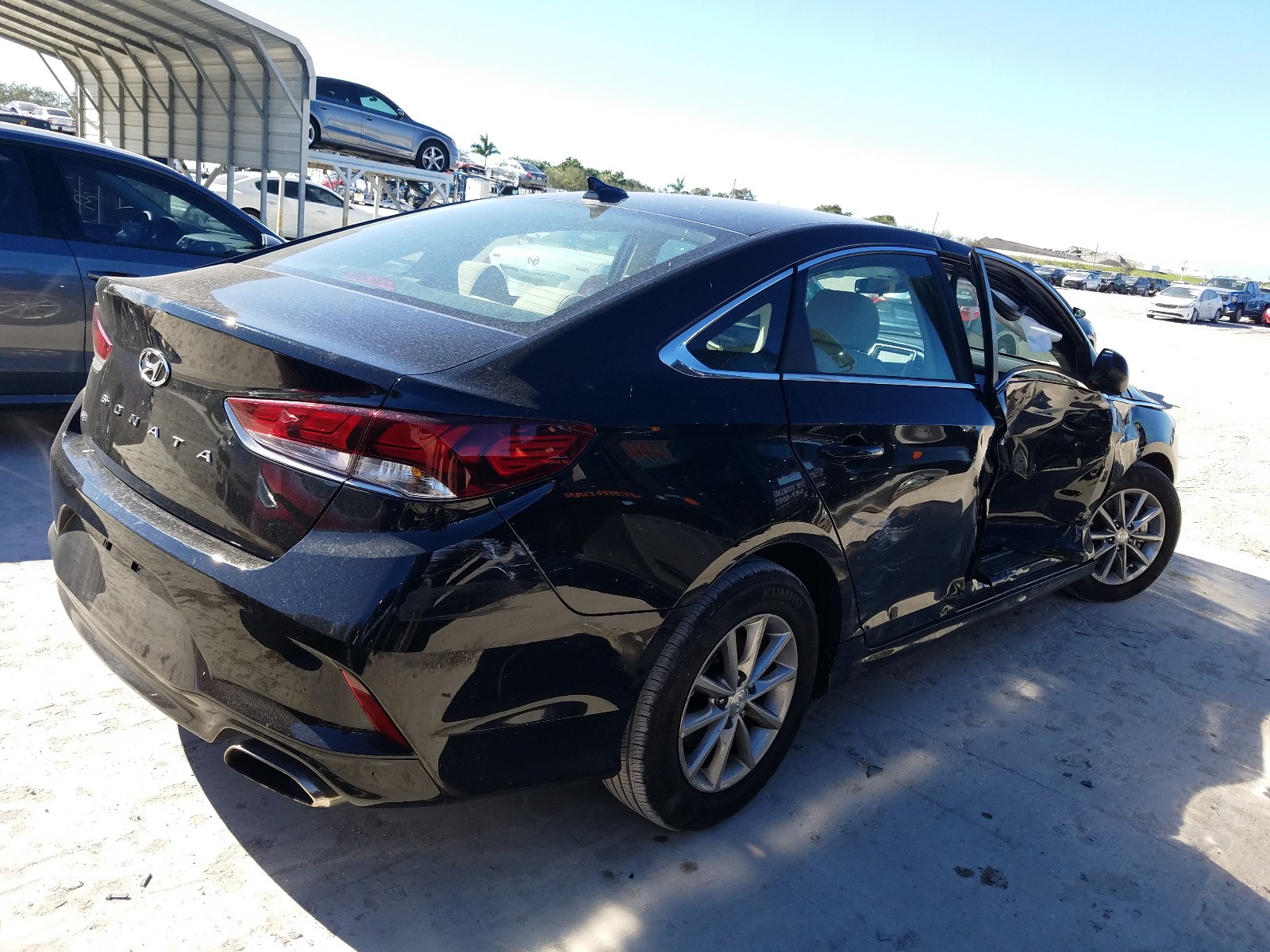 Photo 3 VIN: 5NPE24AF1KH800466 - HYUNDAI SONATA SE 