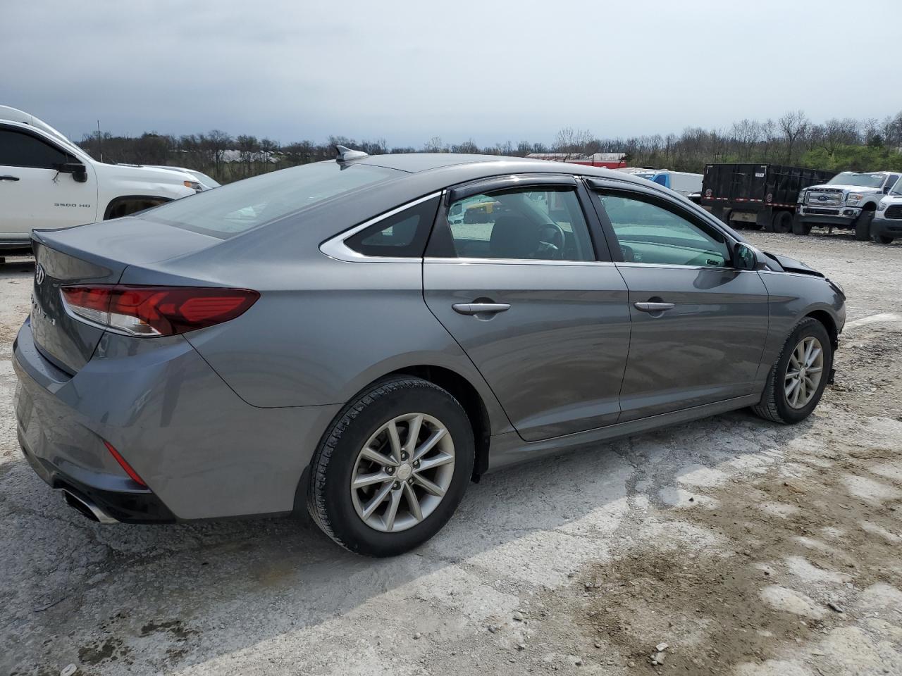 Photo 2 VIN: 5NPE24AF1KH806638 - HYUNDAI SONATA 