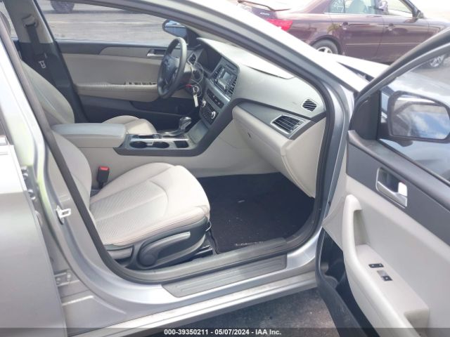 Photo 4 VIN: 5NPE24AF2FH007585 - HYUNDAI SONATA 