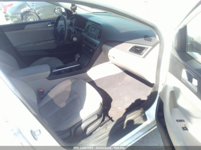 Photo 4 VIN: 5NPE24AF2FH010079 - HYUNDAI SONATA 