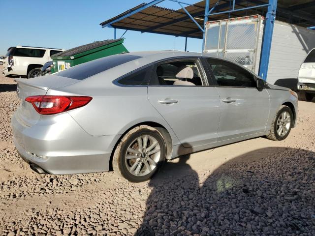 Photo 2 VIN: 5NPE24AF2FH019526 - HYUNDAI SONATA SE 