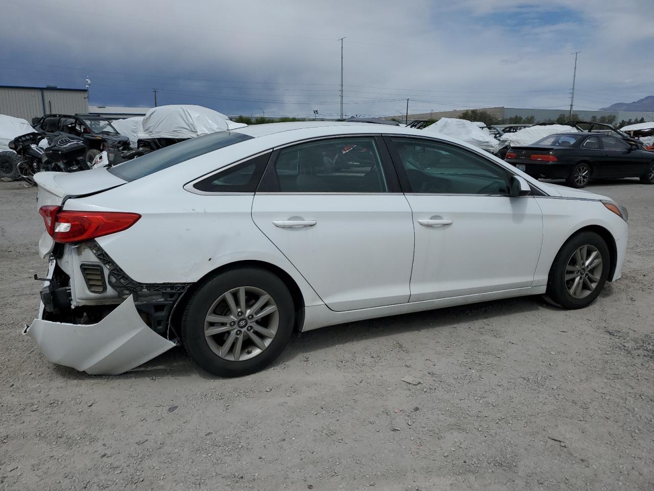 Photo 2 VIN: 5NPE24AF2FH022023 - HYUNDAI SONATA 