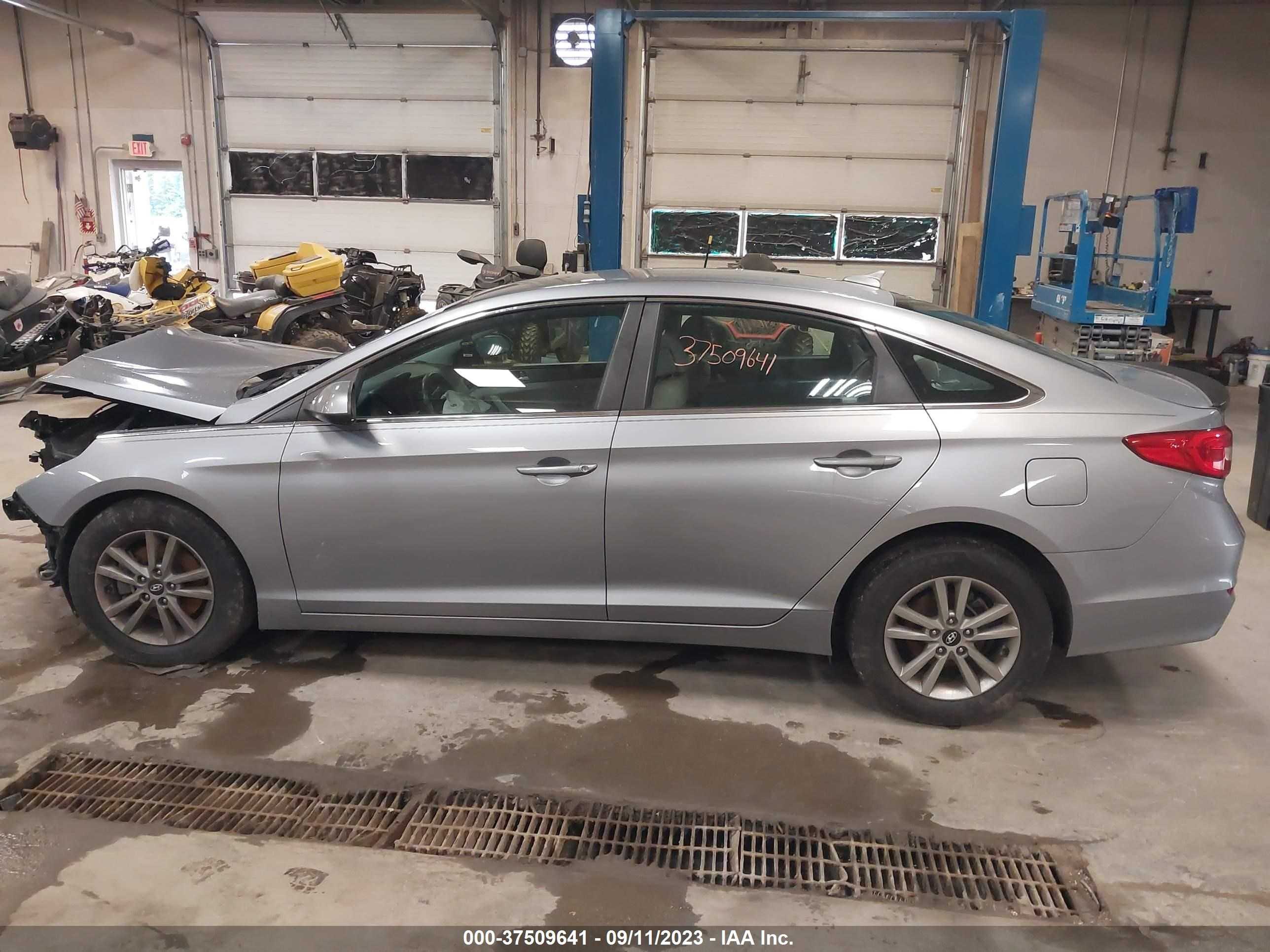 Photo 14 VIN: 5NPE24AF2FH024547 - HYUNDAI SONATA 