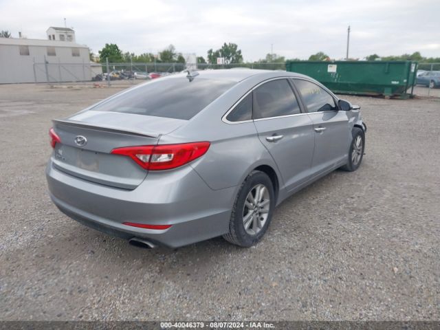 Photo 3 VIN: 5NPE24AF2FH057175 - HYUNDAI SONATA 