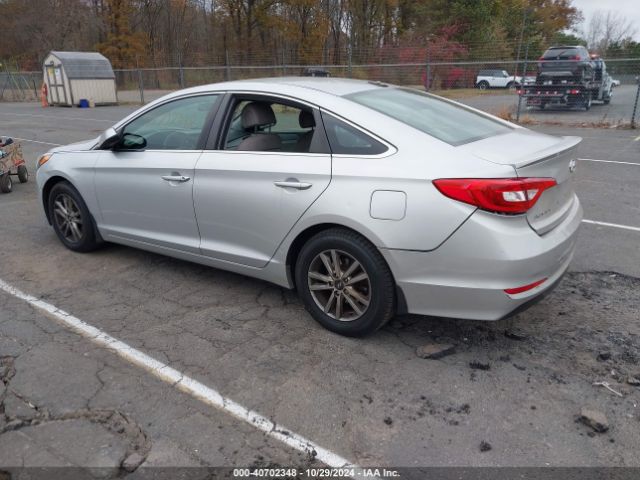 Photo 2 VIN: 5NPE24AF2FH095487 - HYUNDAI SONATA 