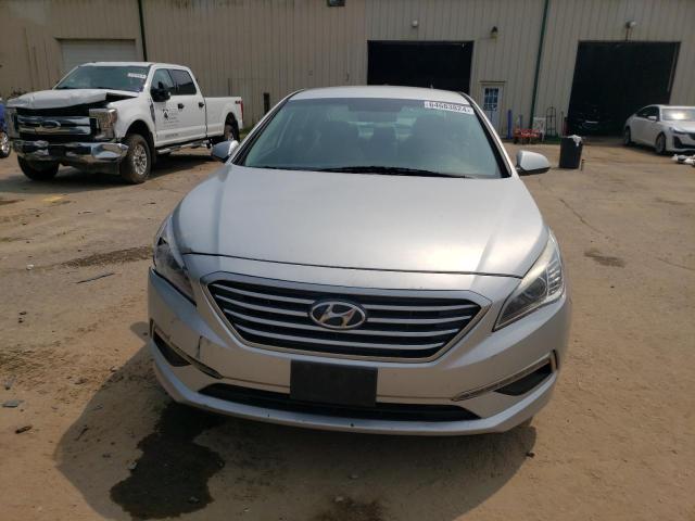 Photo 4 VIN: 5NPE24AF2FH130576 - HYUNDAI SONATA SE 