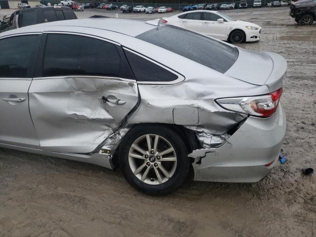 Photo 8 VIN: 5NPE24AF2FH185822 - HYUNDAI SONATA SE 