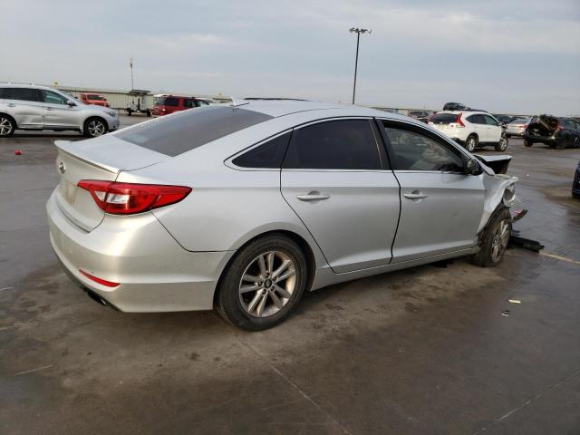 Photo 2 VIN: 5NPE24AF2FH195069 - HYUNDAI SONATA SE 