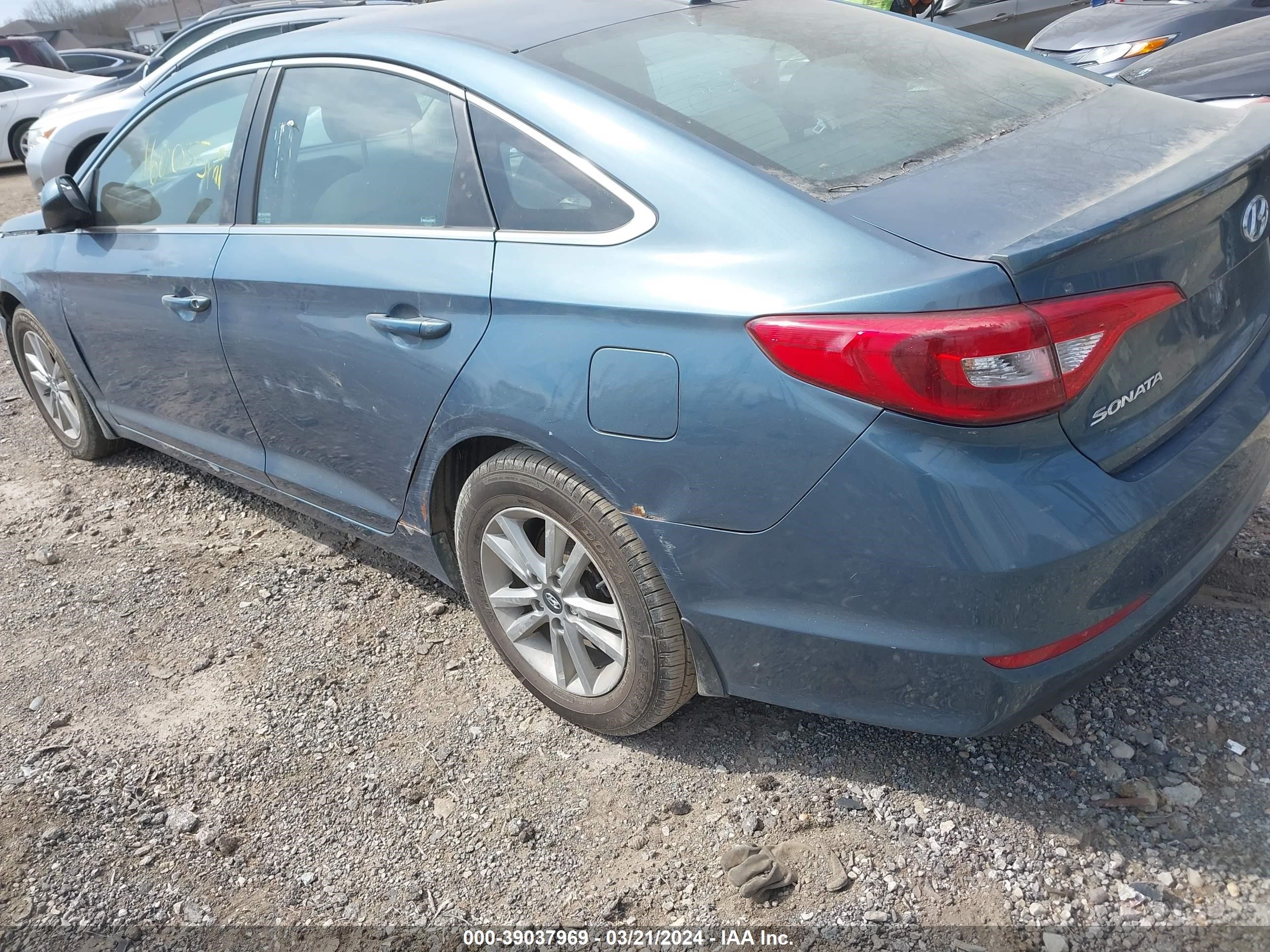 Photo 2 VIN: 5NPE24AF2FH210346 - HYUNDAI SONATA 