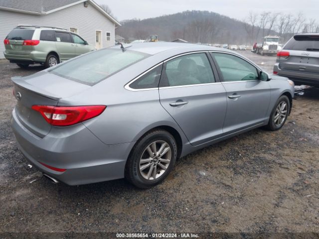 Photo 3 VIN: 5NPE24AF2FH225915 - HYUNDAI SONATA 