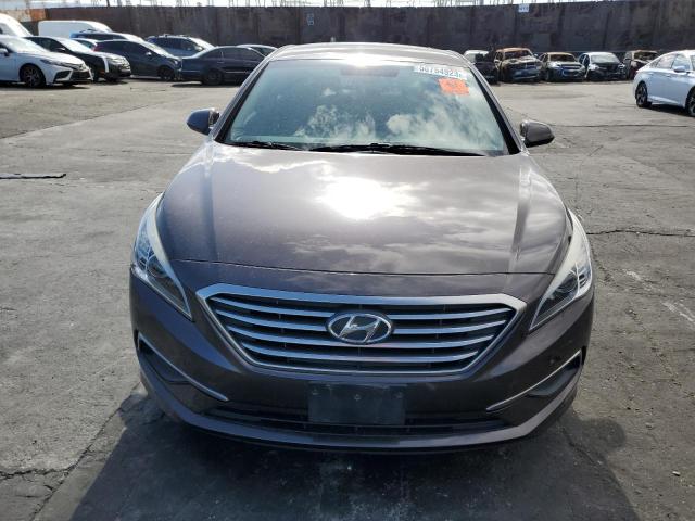 Photo 4 VIN: 5NPE24AF2GH286960 - HYUNDAI SONATA SE 