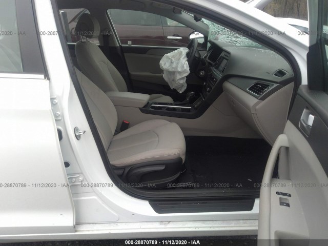 Photo 4 VIN: 5NPE24AF2GH300310 - HYUNDAI SONATA 