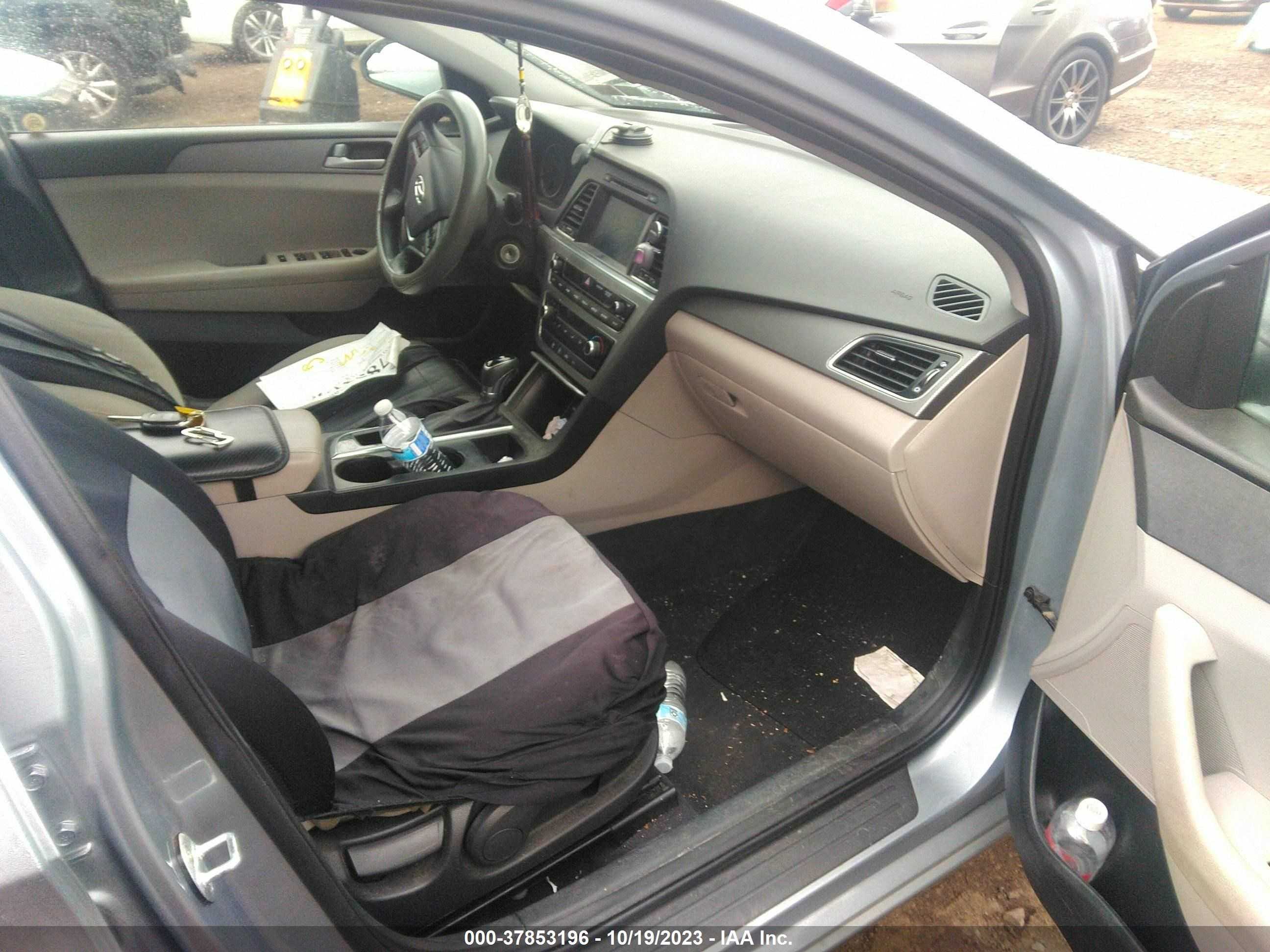 Photo 4 VIN: 5NPE24AF2GH301814 - HYUNDAI SONATA 