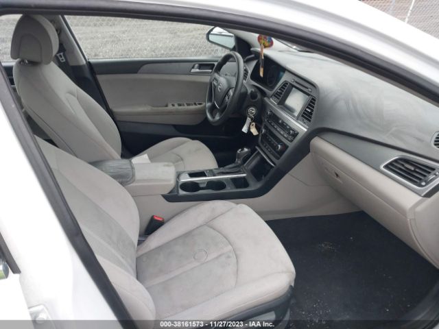 Photo 4 VIN: 5NPE24AF2GH316359 - HYUNDAI SONATA 