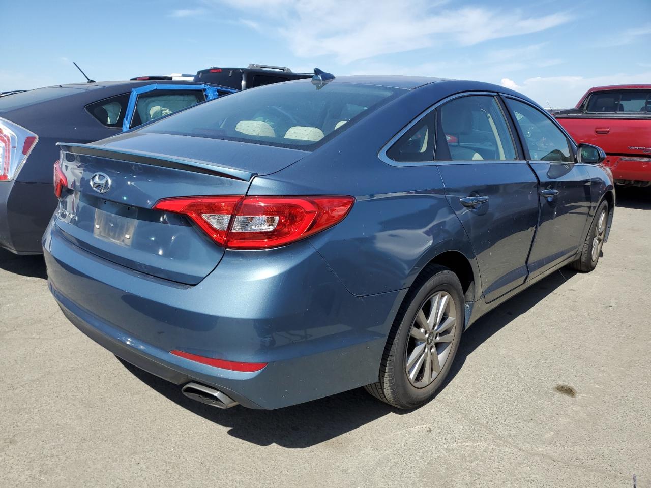 Photo 2 VIN: 5NPE24AF2GH317155 - HYUNDAI SONATA 