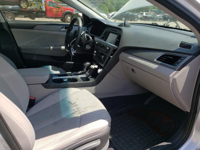 Photo 4 VIN: 5NPE24AF2GH331069 - HYUNDAI SONATA SE 