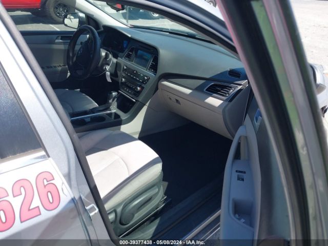 Photo 4 VIN: 5NPE24AF2GH341312 - HYUNDAI SONATA 