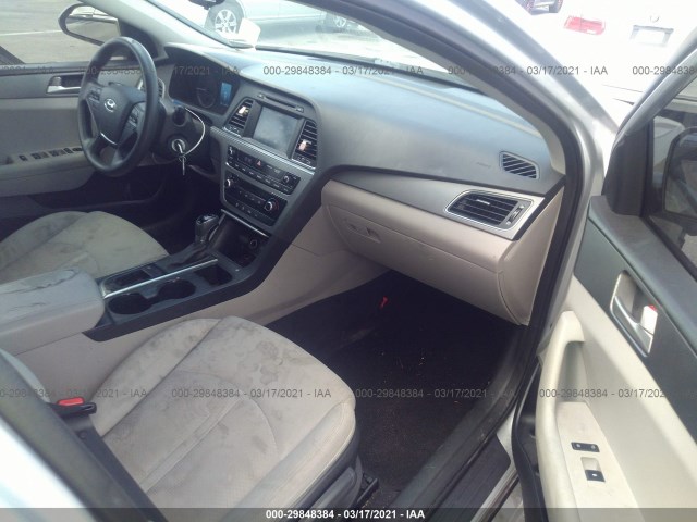 Photo 4 VIN: 5NPE24AF2GH346753 - HYUNDAI SONATA 